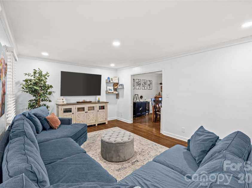 1217 Old Farm Road, Charlotte, NC 28226.  MLS# CAR4353012, YatesRealty ID 3004. 