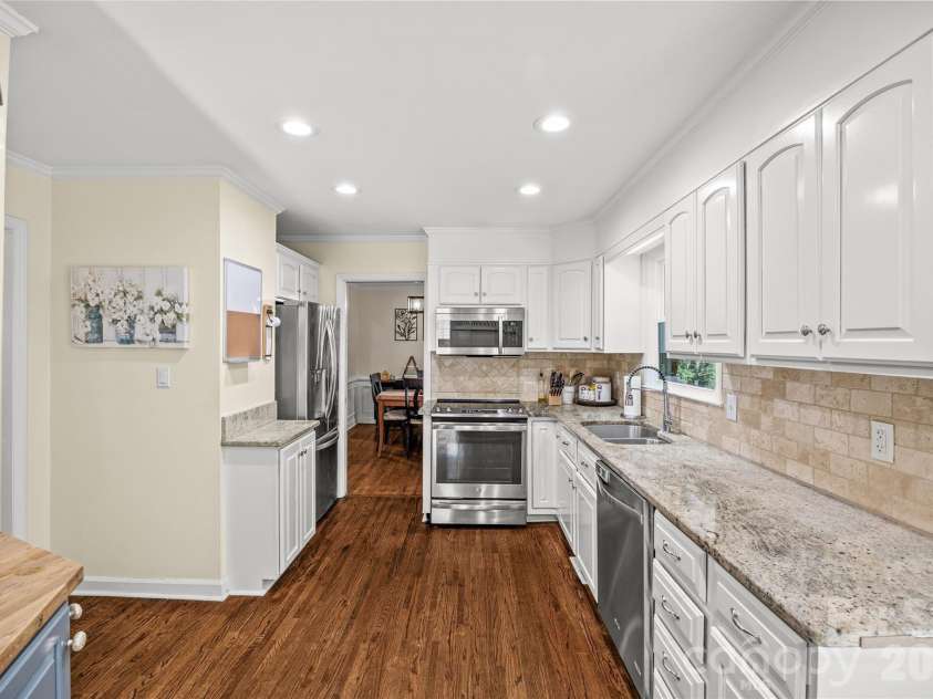 1217 Old Farm Road, Charlotte, NC 28226.  MLS# CAR4353012, YatesRealty ID 3004. 