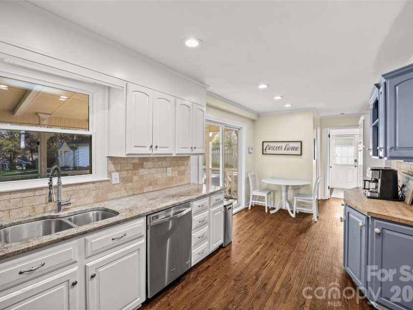 1217 Old Farm Road, Charlotte, NC 28226.  MLS# CAR4353012, YatesRealty ID 3004. 