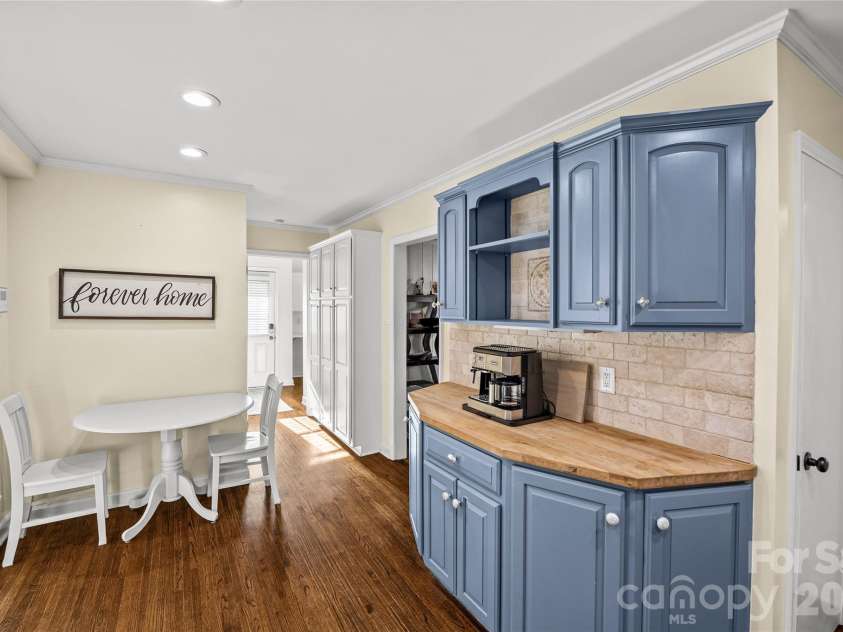1217 Old Farm Road, Charlotte, NC 28226.  MLS# CAR4353012, YatesRealty ID 3004. 