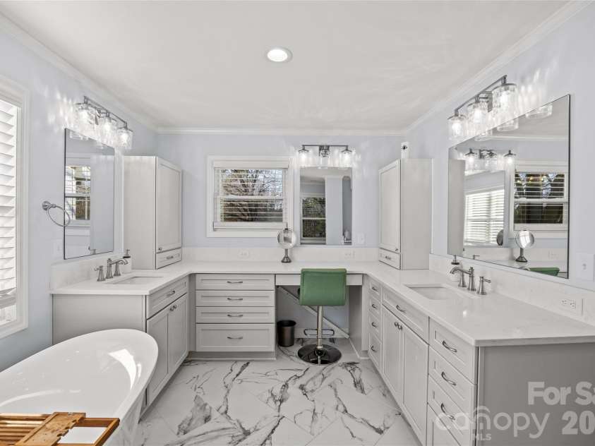 1217 Old Farm Road, Charlotte, NC 28226.  MLS# CAR4353012, YatesRealty ID 3004. 