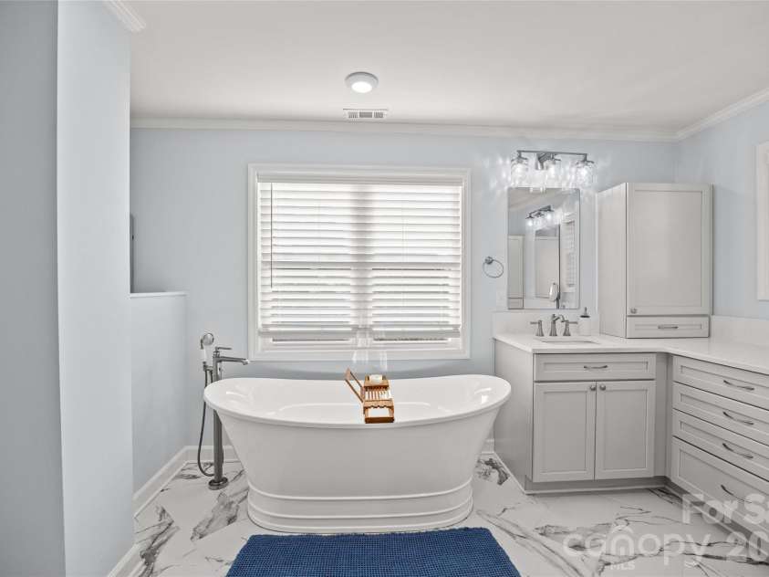 1217 Old Farm Road, Charlotte, NC 28226.  MLS# CAR4353012, YatesRealty ID 3004. 