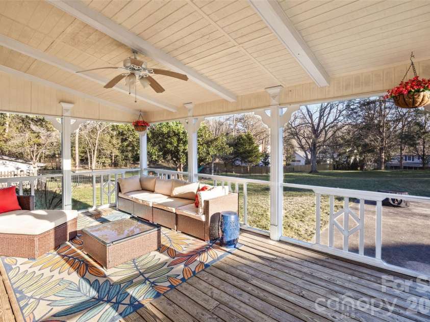 1217 Old Farm Road, Charlotte, NC 28226.  MLS# CAR4353012, YatesRealty ID 3004. 