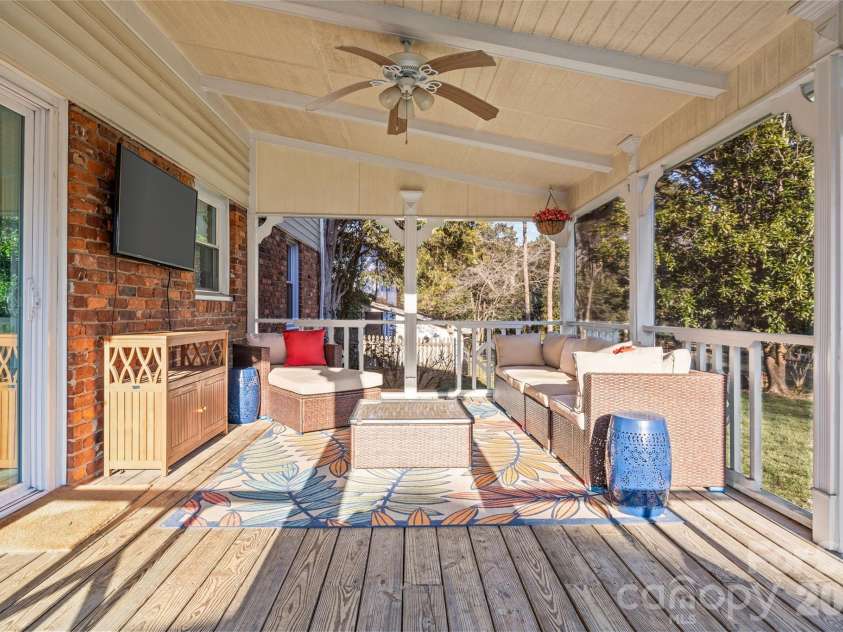 1217 Old Farm Road, Charlotte, NC 28226.  MLS# CAR4353012, YatesRealty ID 3004. 