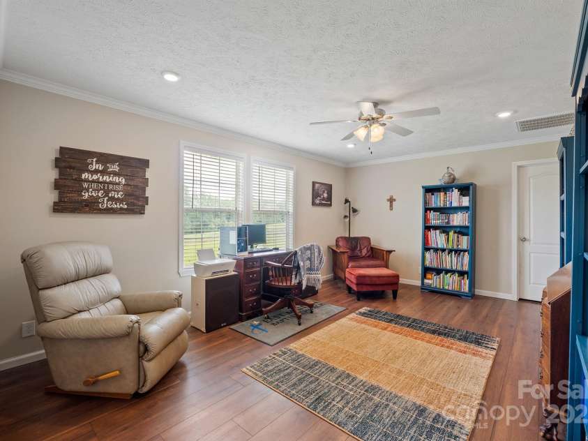 308 Laurel Ridge Drive, Lincolnton, NC 28092.  MLS# CAR4270209, YatesRealty ID 30040. 