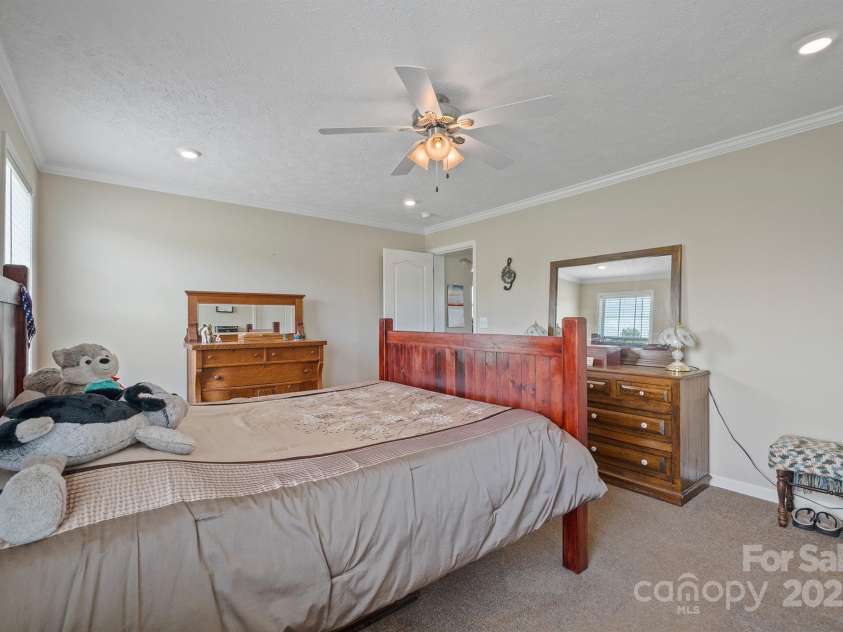 308 Laurel Ridge Drive, Lincolnton, NC 28092.  MLS# CAR4270209, YatesRealty ID 30040. 