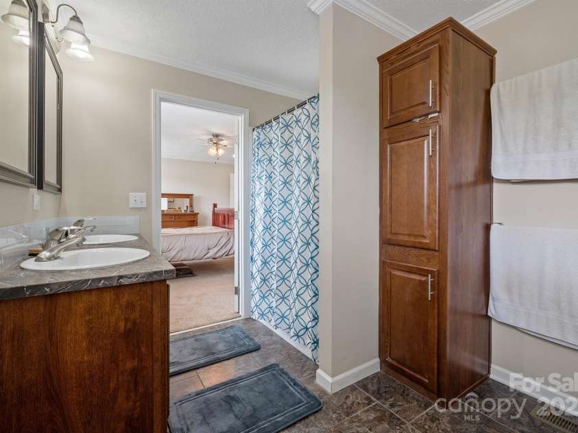 308 Laurel Ridge Drive, Lincolnton, NC 28092.  MLS# CAR4270209, YatesRealty ID 30040. 