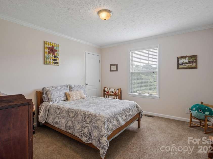 308 Laurel Ridge Drive, Lincolnton, NC 28092.  MLS# CAR4270209, YatesRealty ID 30040. 