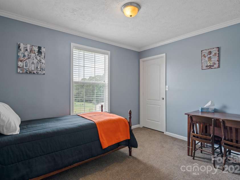 308 Laurel Ridge Drive, Lincolnton, NC 28092.  MLS# CAR4270209, YatesRealty ID 30040. 