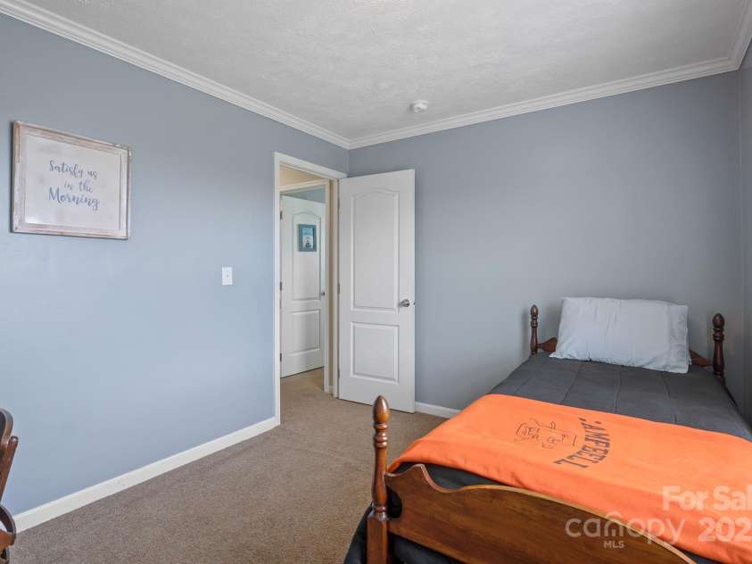 308 Laurel Ridge Drive, Lincolnton, NC 28092.  MLS# CAR4270209, YatesRealty ID 30040. 