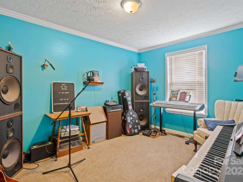 308 Laurel Ridge Drive, Lincolnton, NC 28092.  MLS# CAR4270209, YatesRealty ID 30040. 