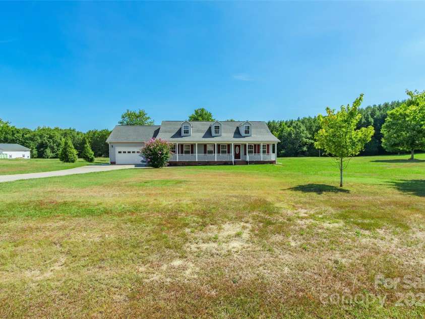 3050 Mccall Meadows Drive, Rock Hill, SC 29730.  MLS# CAR4287366, YatesRealty ID 30041. 