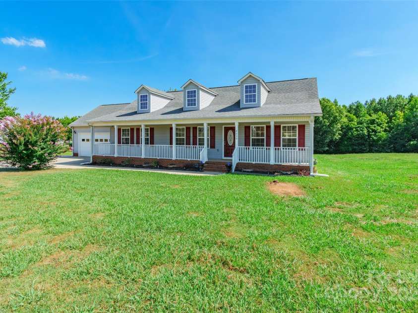 3050 Mccall Meadows Drive, Rock Hill, SC 29730.  MLS# CAR4287366, YatesRealty ID 30041. 