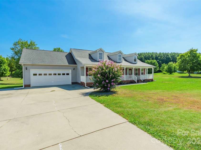 3050 Mccall Meadows Drive, Rock Hill, SC 29730.  MLS# CAR4287366, YatesRealty ID 30041. 