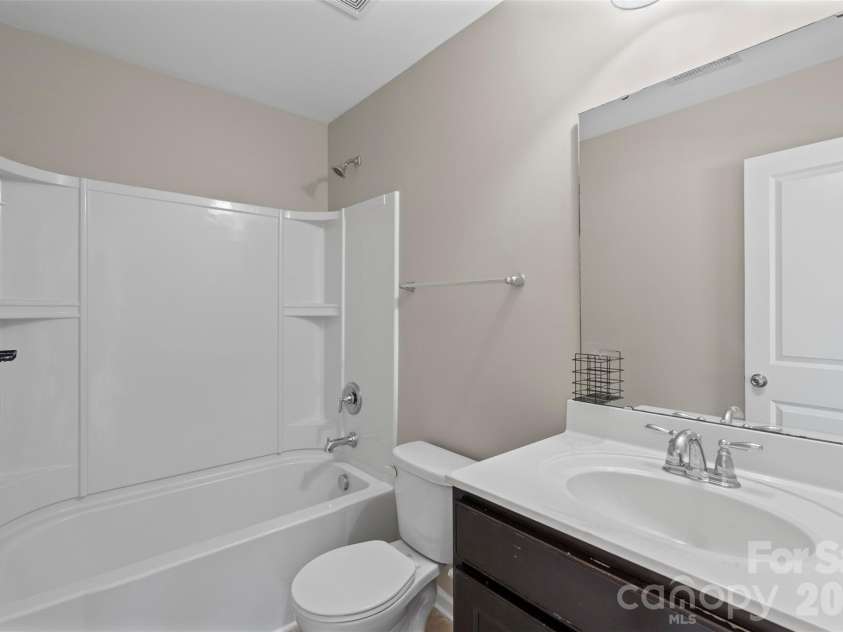 540 Rough Hewn Lane, Rock Hill, SC 29730.  MLS# CAR4383609, YatesRealty ID 30041. Guest Bath