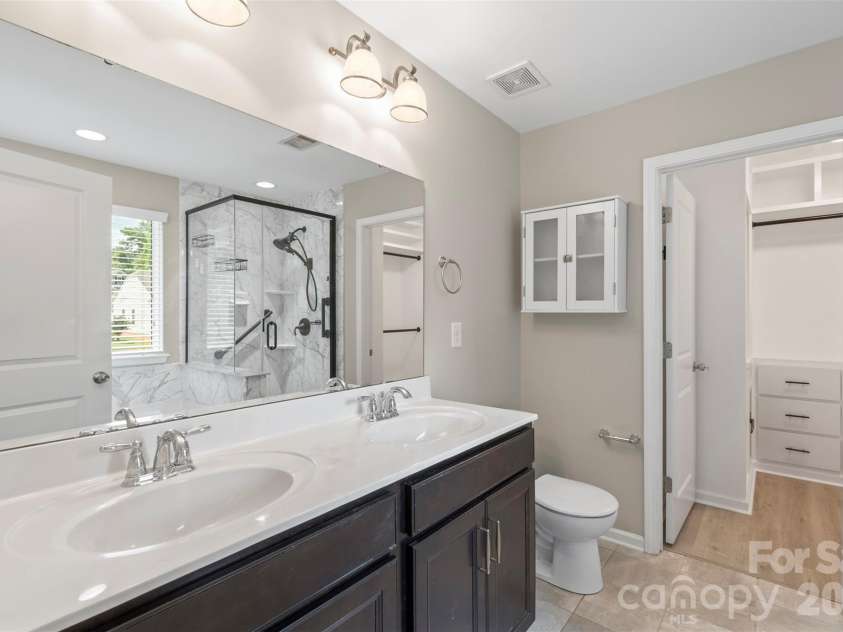 540 Rough Hewn Lane, Rock Hill, SC 29730.  MLS# CAR4383609, YatesRealty ID 30041. Primary bath