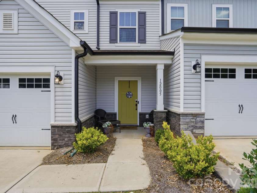 12005 Basking Drive, Charlotte, NC 28214.  MLS# CAR4384590, YatesRealty ID 30042. 