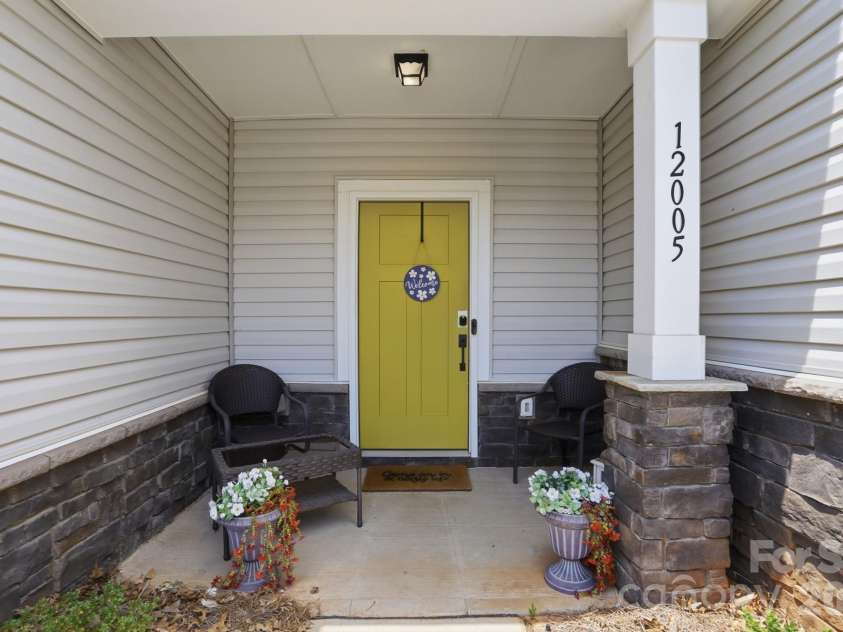 12005 Basking Drive, Charlotte, NC 28214.  MLS# CAR4384590, YatesRealty ID 30042. 