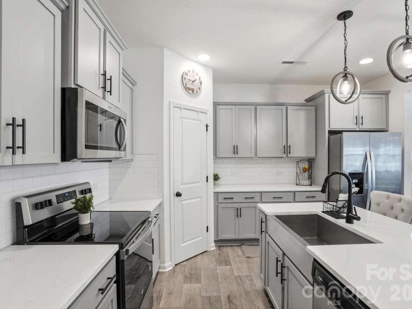 12005 Basking Drive, Charlotte, NC 28214.  MLS# CAR4384590, YatesRealty ID 30042. 