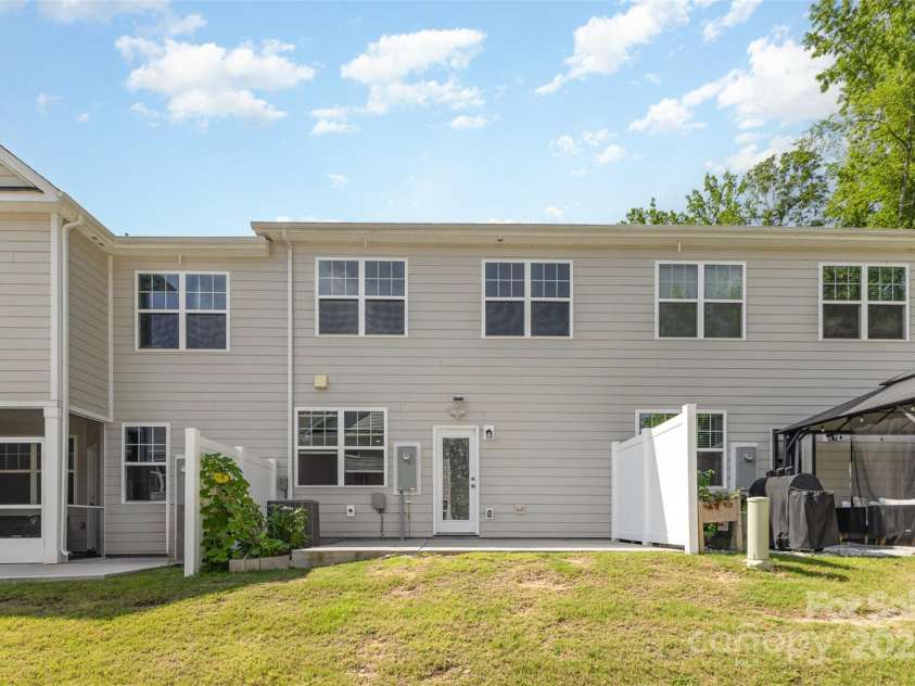 808 Gable Oak Lane, Fort Mill, SC 29708.  MLS# CAR4281348, YatesRealty ID 30042. 