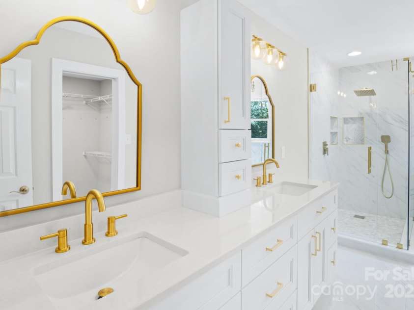 1134 Willow Oaks Trail, Matthews, NC 28104.  MLS# CAR4273876, YatesRealty ID 30043. 