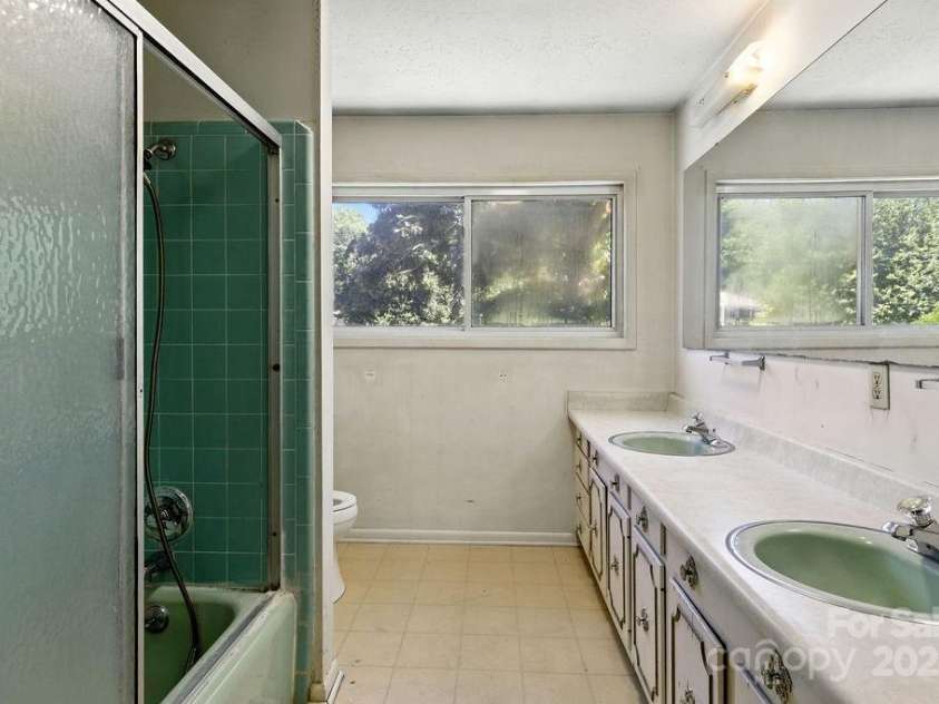 324 Whispering Hills Drive, Hendersonville, NC 28792.  MLS# CAR4270549, YatesRealty ID 30044. 