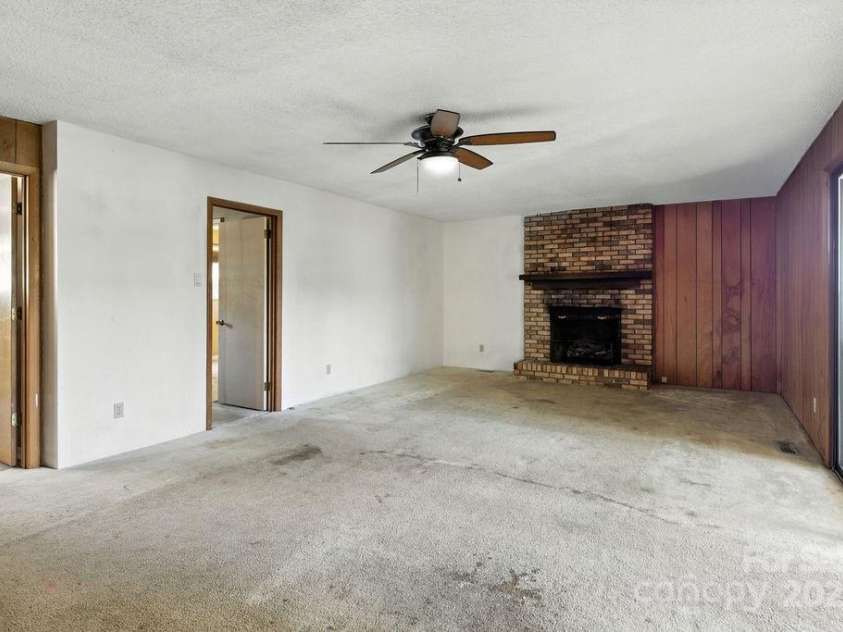 324 Whispering Hills Drive, Hendersonville, NC 28792.  MLS# CAR4270549, YatesRealty ID 30044. 