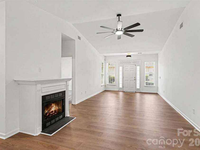 9330 Duckhorn Drive, Charlotte, NC 28277.  MLS# CAR4380843, YatesRealty ID 30044. 