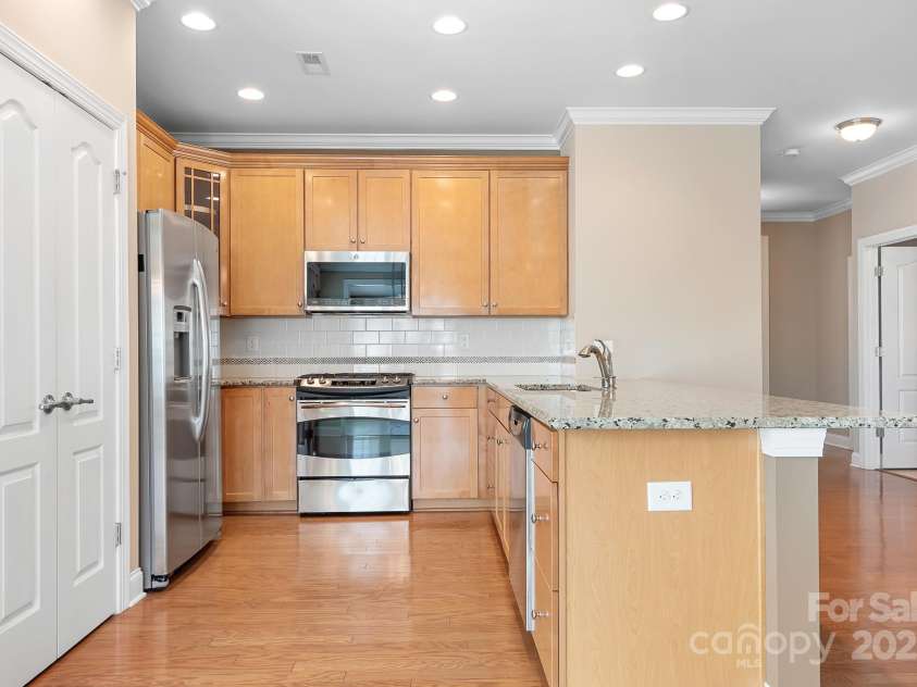 18119 Coulter Parkway, Cornelius, NC 28031.  MLS# CAR4309446, YatesRealty ID 30045. Kitchen