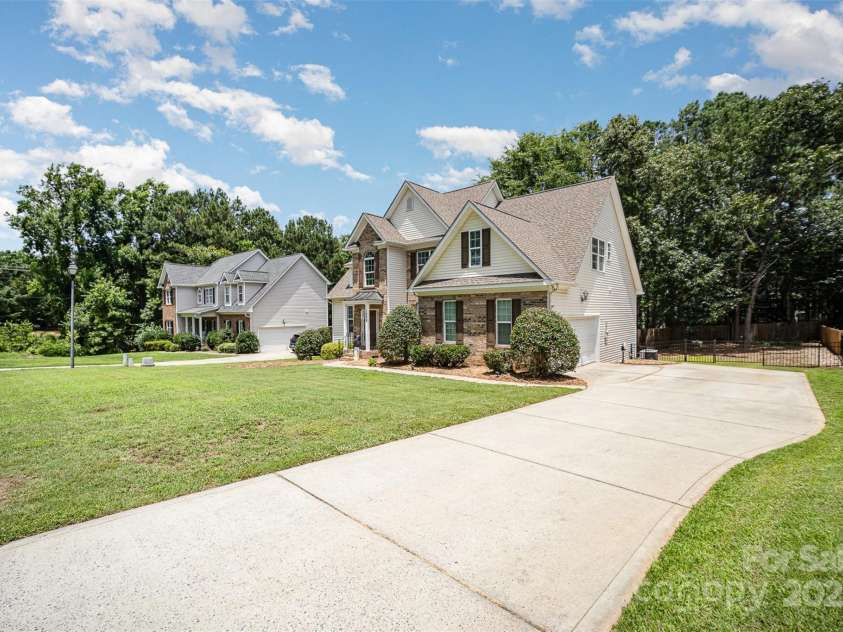1846 Sam Smith Road, Fort Mill, SC 29708.  MLS# CAR4269840, YatesRealty ID 30046. 