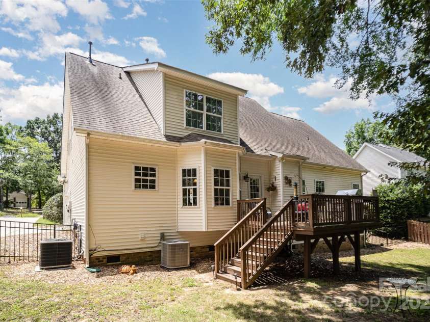 1846 Sam Smith Road, Fort Mill, SC 29708.  MLS# CAR4269840, YatesRealty ID 30046. 