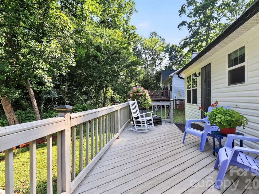 216 Hillside Avenue, Concord, NC 28025.  MLS# CAR4389070, YatesRealty ID 30046. 
