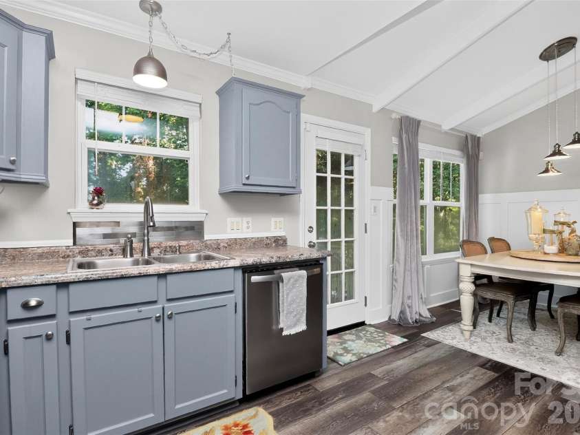 216 Hillside Avenue, Concord, NC 28025.  MLS# CAR4389070, YatesRealty ID 30046. 