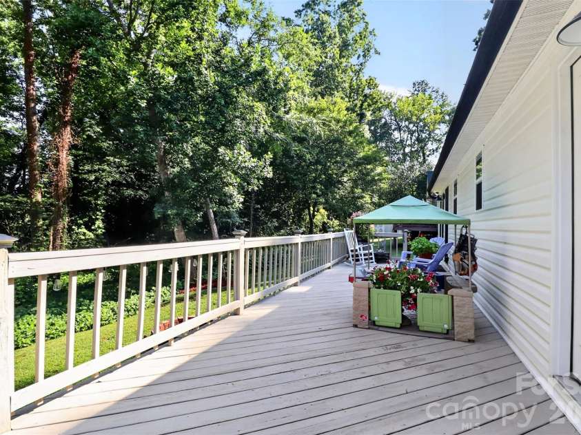 216 Hillside Avenue, Concord, NC 28025.  MLS# CAR4389070, YatesRealty ID 30046. 
