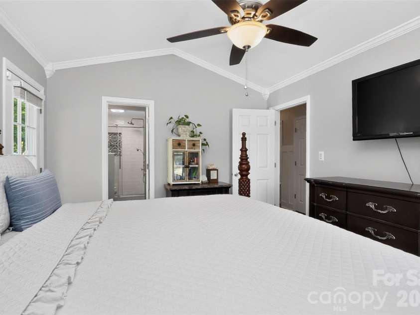216 Hillside Avenue, Concord, NC 28025.  MLS# CAR4389070, YatesRealty ID 30046. 