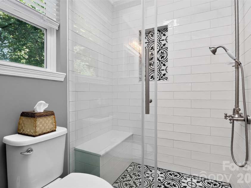 216 Hillside Avenue, Concord, NC 28025.  MLS# CAR4389070, YatesRealty ID 30046. 