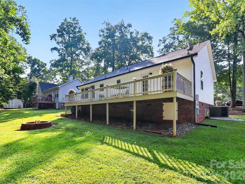 216 Hillside Avenue, Concord, NC 28025.  MLS# CAR4389070, YatesRealty ID 30046. 