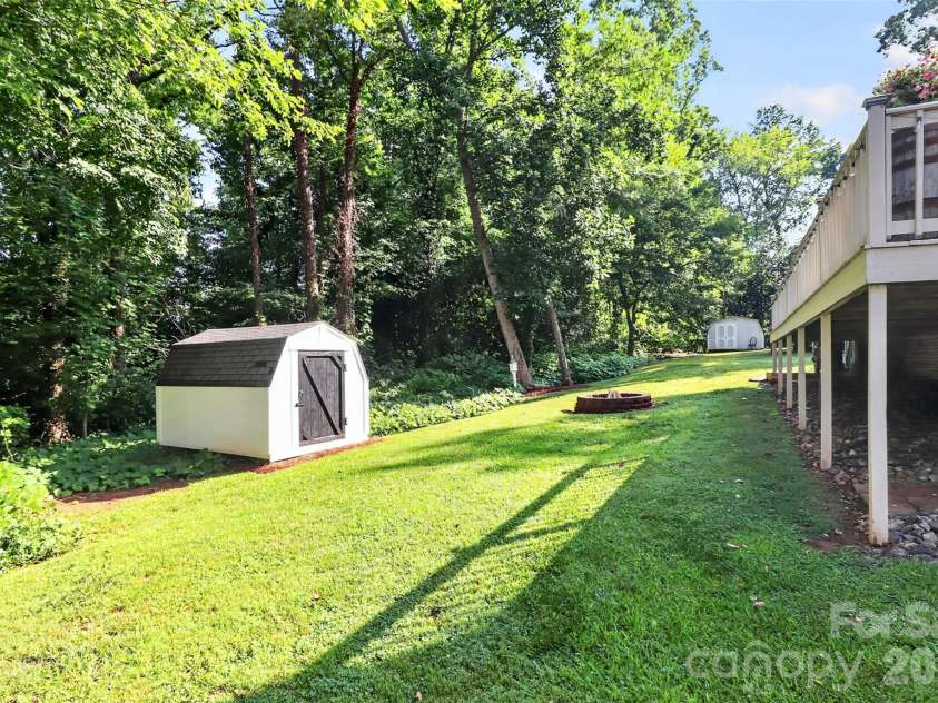 216 Hillside Avenue, Concord, NC 28025.  MLS# CAR4389070, YatesRealty ID 30046. 
