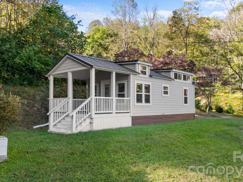 619 Kitchens Branch Road, Sylva, NC 28779.  MLS# CAR4386073, YatesRealty ID 30047. Front of Park Model