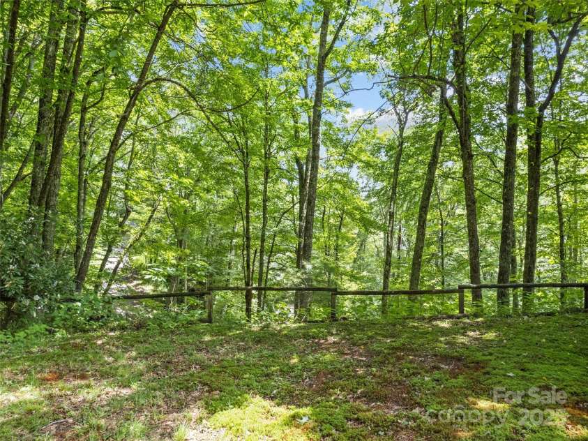 1010 Autumn Drive, Maggie Valley, NC 28751.  MLS# CAR4284241, YatesRealty ID 30048. 