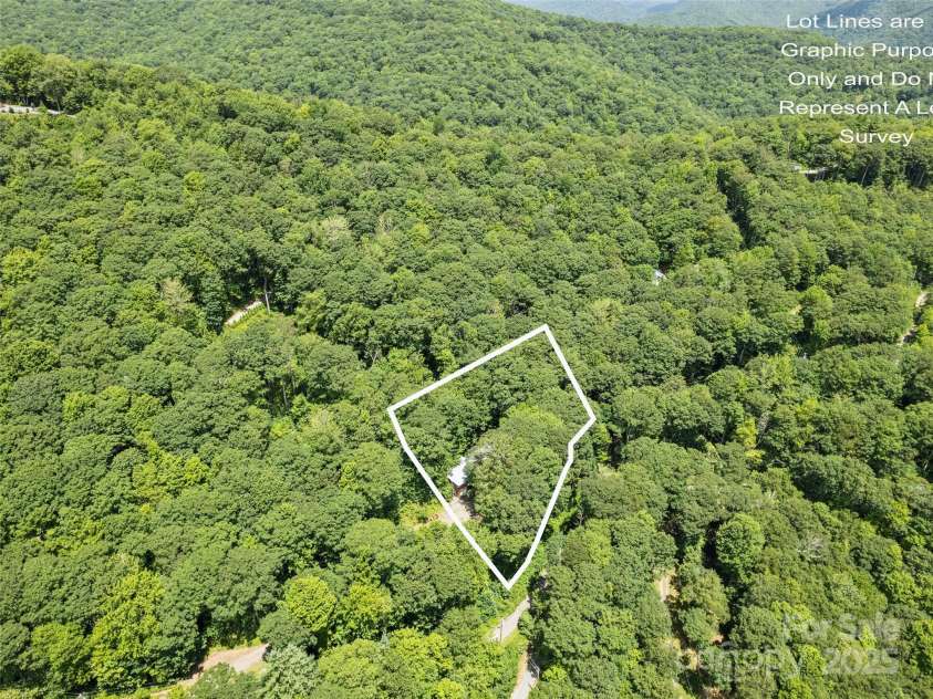 1010 Autumn Drive, Maggie Valley, NC 28751.  MLS# CAR4284241, YatesRealty ID 30048. 