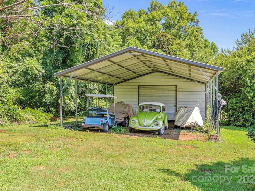 2401 NC 181 Highway, Morganton, NC 28655.  MLS# CAR4279077, YatesRealty ID 30049. 