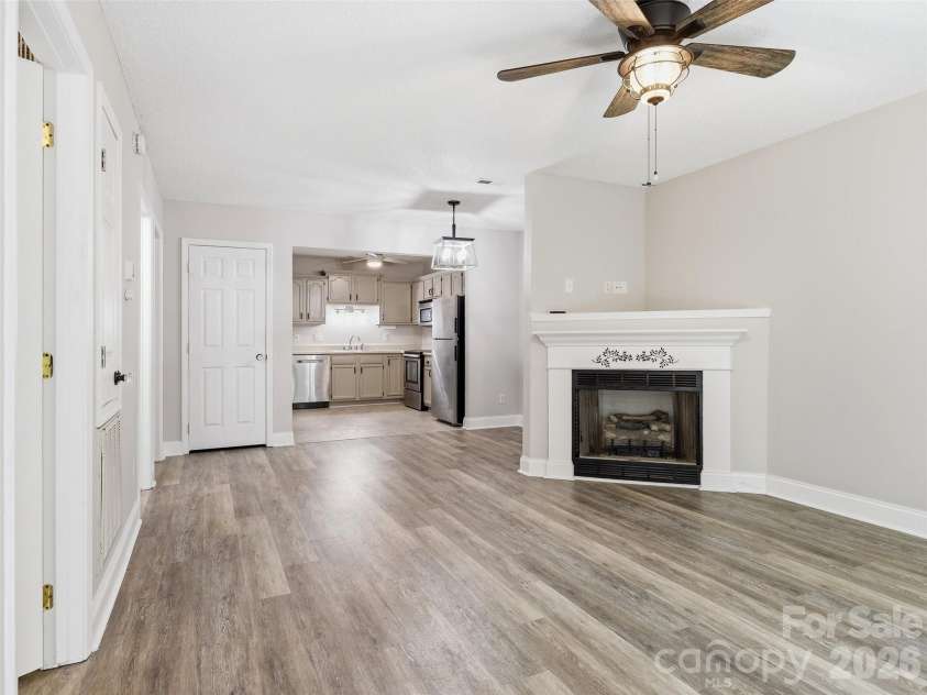 42 Queen Road, Candler, NC 28715.  MLS# CAR4389737, YatesRealty ID 30049. 