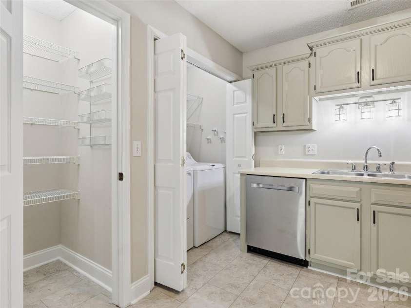 42 Queen Road, Candler, NC 28715.  MLS# CAR4389737, YatesRealty ID 30049. 