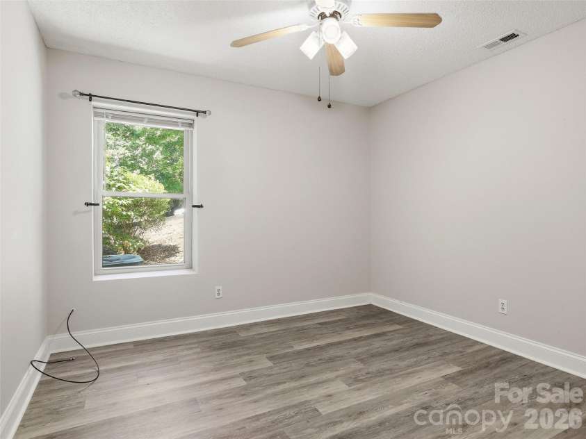 42 Queen Road, Candler, NC 28715.  MLS# CAR4389737, YatesRealty ID 30049. 