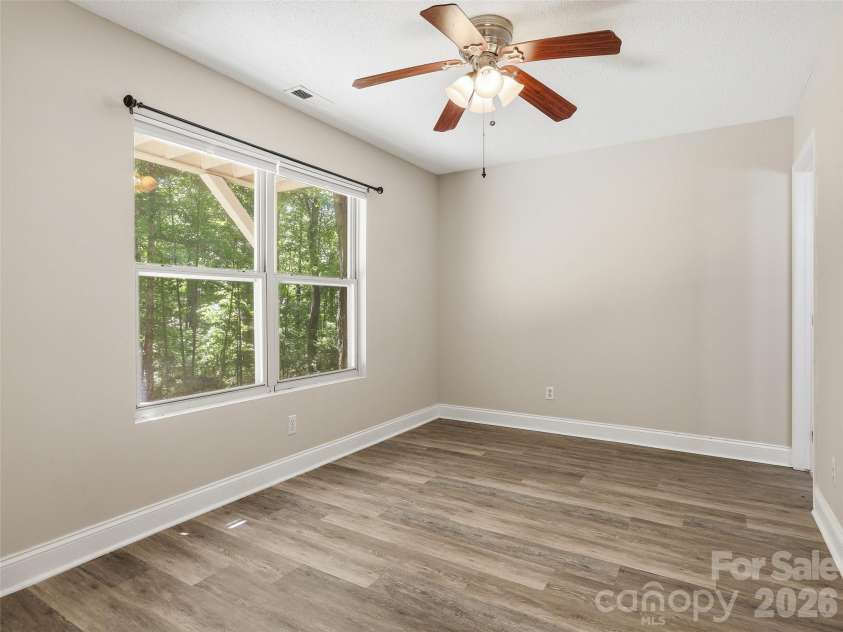 42 Queen Road, Candler, NC 28715.  MLS# CAR4389737, YatesRealty ID 30049. 