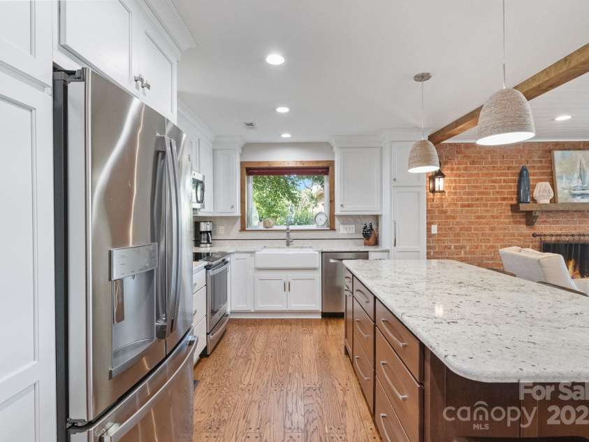 8855 Dog Leg Road, Sherrills Ford, NC 28673.  MLS# CAR4282298, YatesRealty ID 30050. 