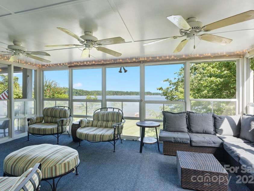 8855 Dog Leg Road, Sherrills Ford, NC 28673.  MLS# CAR4282298, YatesRealty ID 30050. 