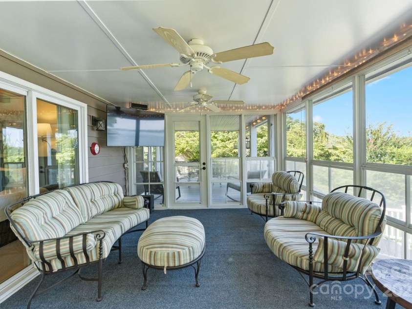 8855 Dog Leg Road, Sherrills Ford, NC 28673.  MLS# CAR4282298, YatesRealty ID 30050. 