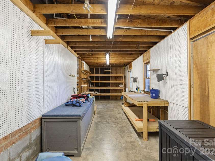 8855 Dog Leg Road, Sherrills Ford, NC 28673.  MLS# CAR4282298, YatesRealty ID 30050. 